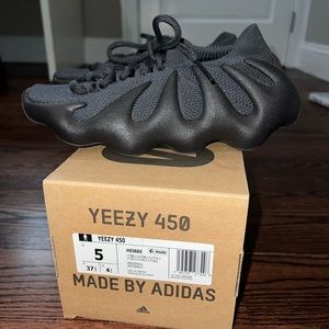 Adidas Yeezy 450 Utility Black